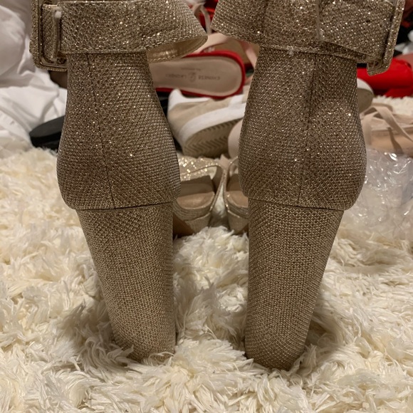 Gold Heels - Picture 4 of 5